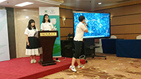 CUHK students introduce their innovative projects in various ways in the presentation session